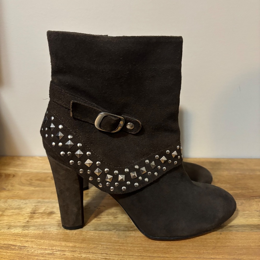 Ros Hommerson Brown Suede Studded Ankle Boots Block Heel Wide Width 9.5W